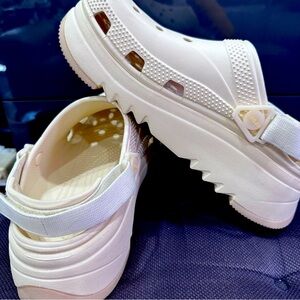 Crocs M7 W9 cream CLASSIC PLATFORM CLOG